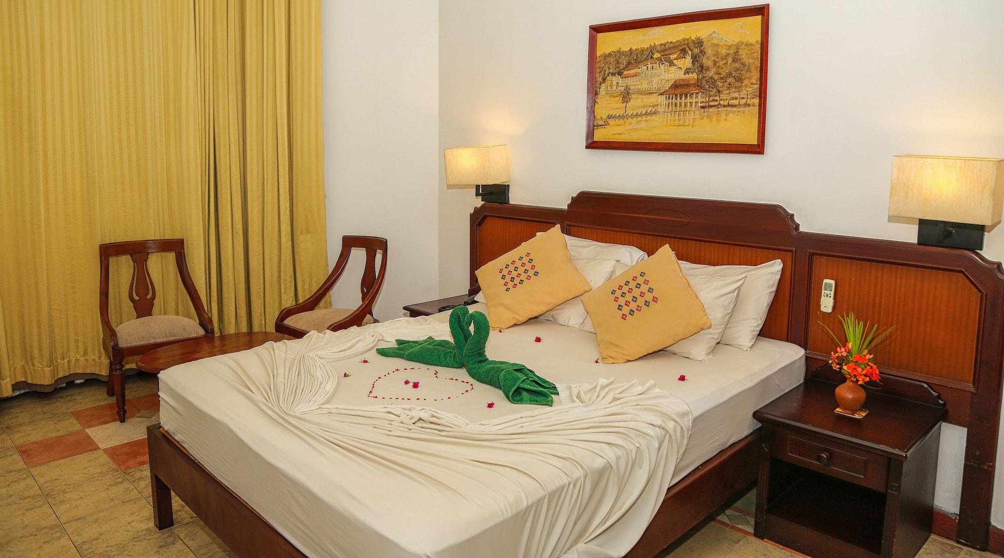 Senani Hotel Канди Екстериор снимка