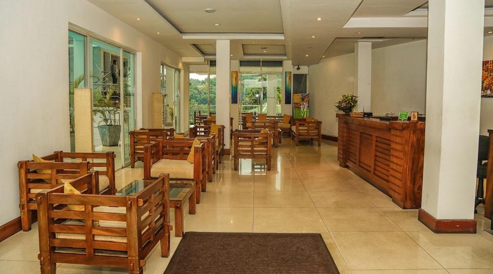 Senani Hotel Канди Екстериор снимка