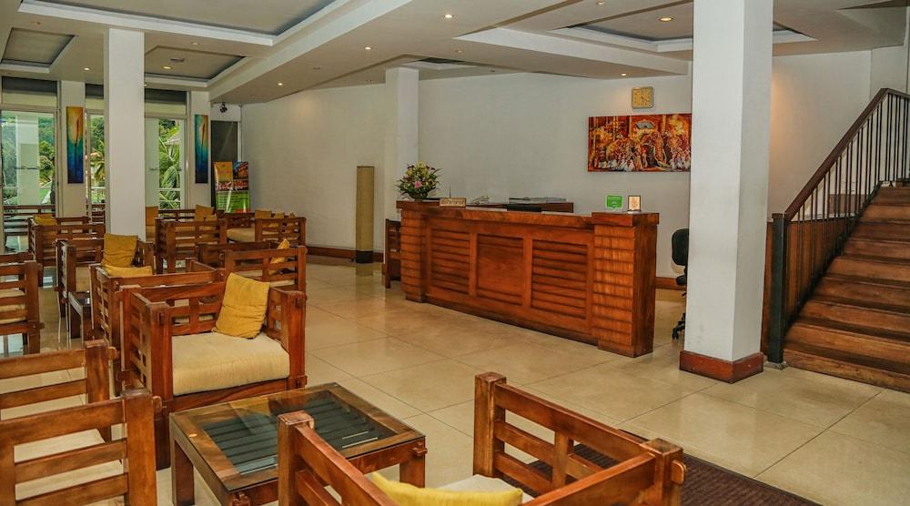 Senani Hotel Канди Екстериор снимка