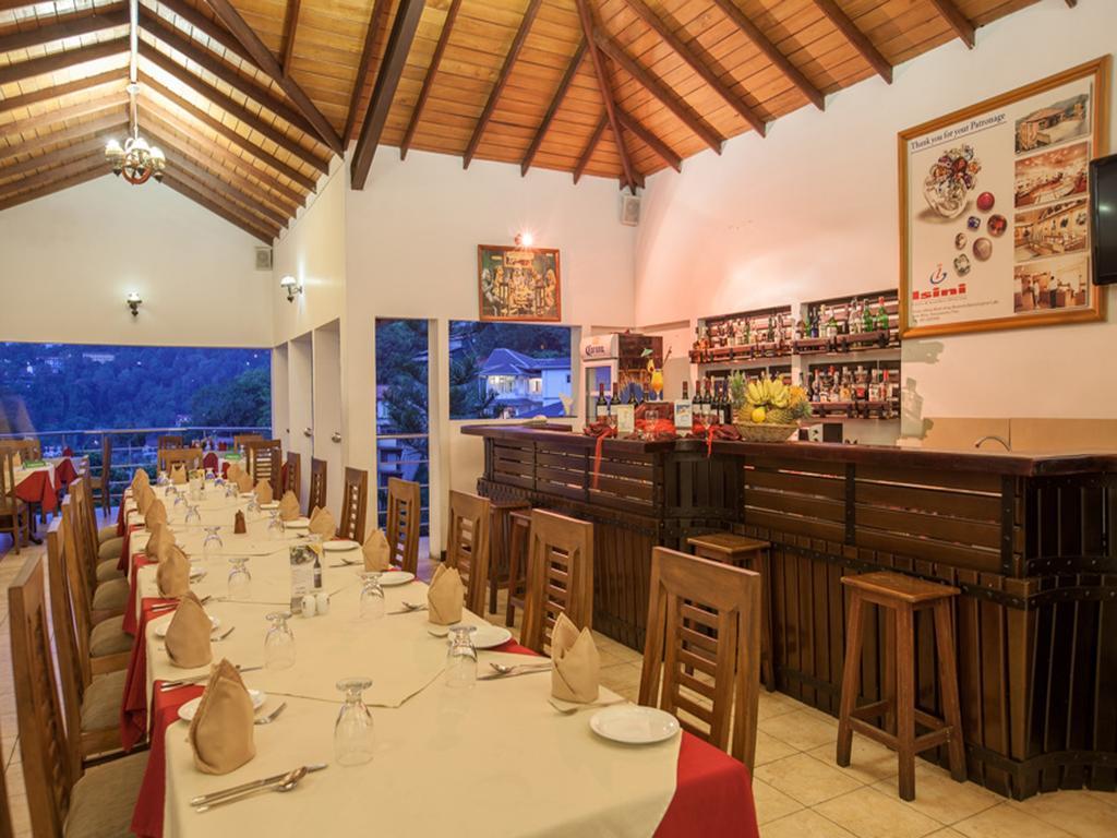 Senani Hotel Канди Екстериор снимка