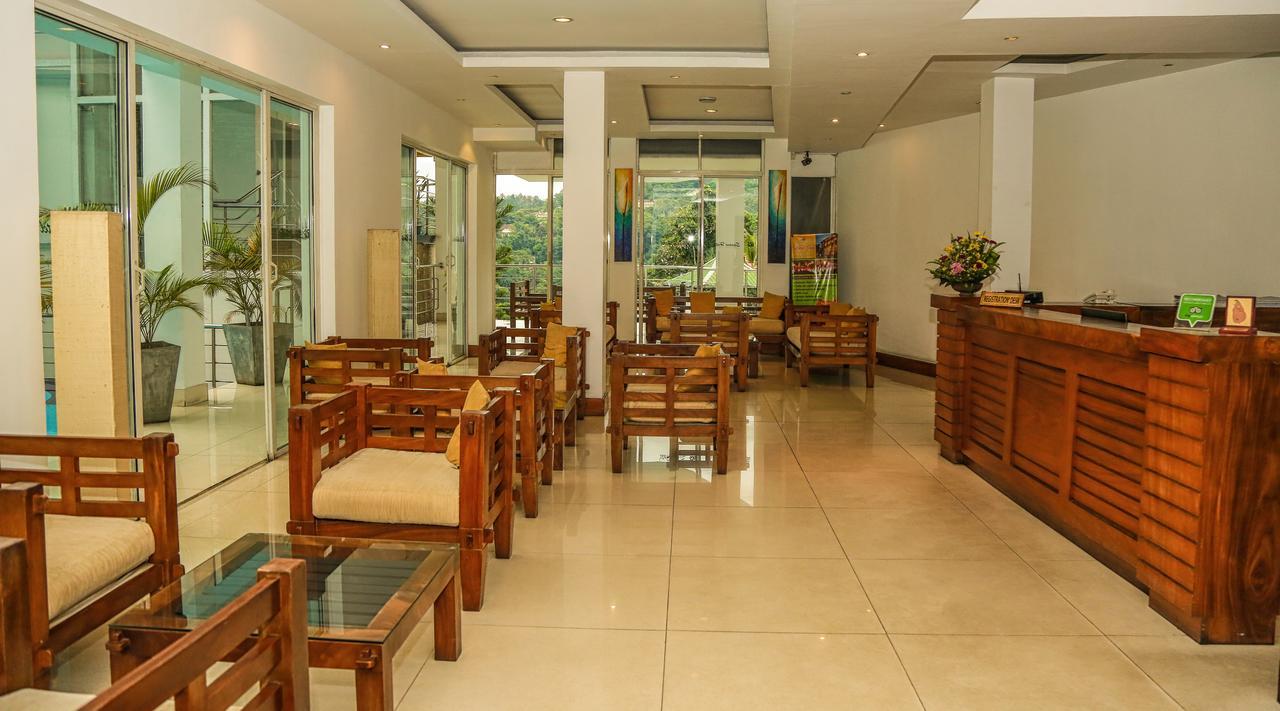 Senani Hotel Канди Екстериор снимка