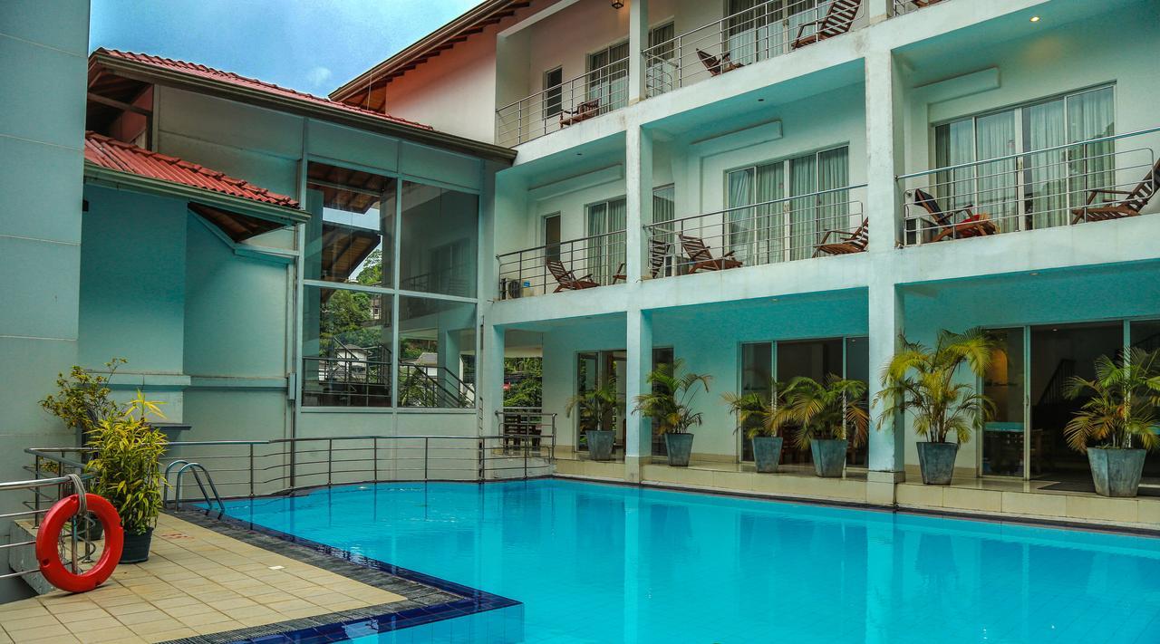 Senani Hotel Канди Екстериор снимка