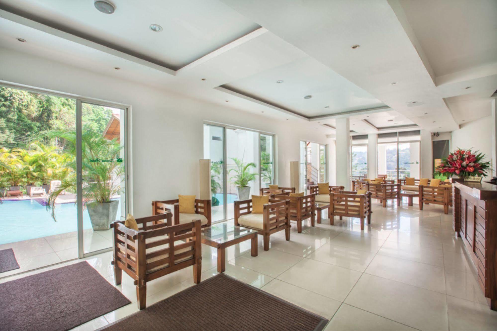 Senani Hotel Канди Екстериор снимка