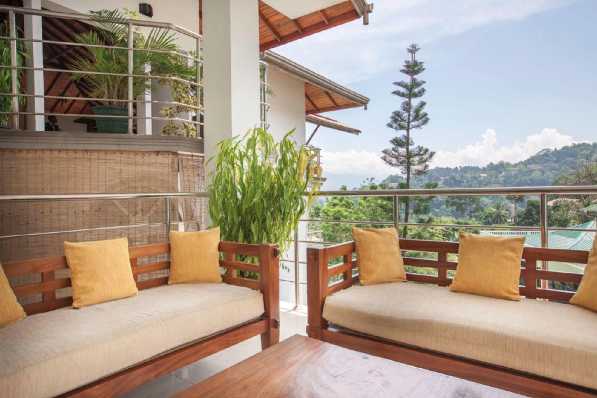 Senani Hotel Канди Екстериор снимка